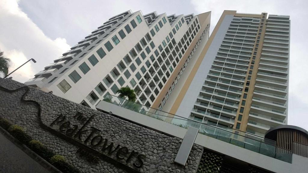 Peak Tower In Phatumnak Pattaya Esterno foto